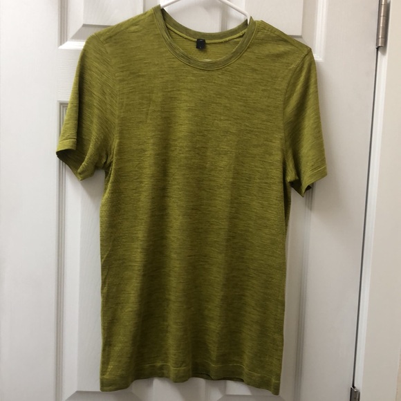 LIKE NEW! Lululemon Metal Vent Tech Surge Short Sleeve - Picture 3 of 13